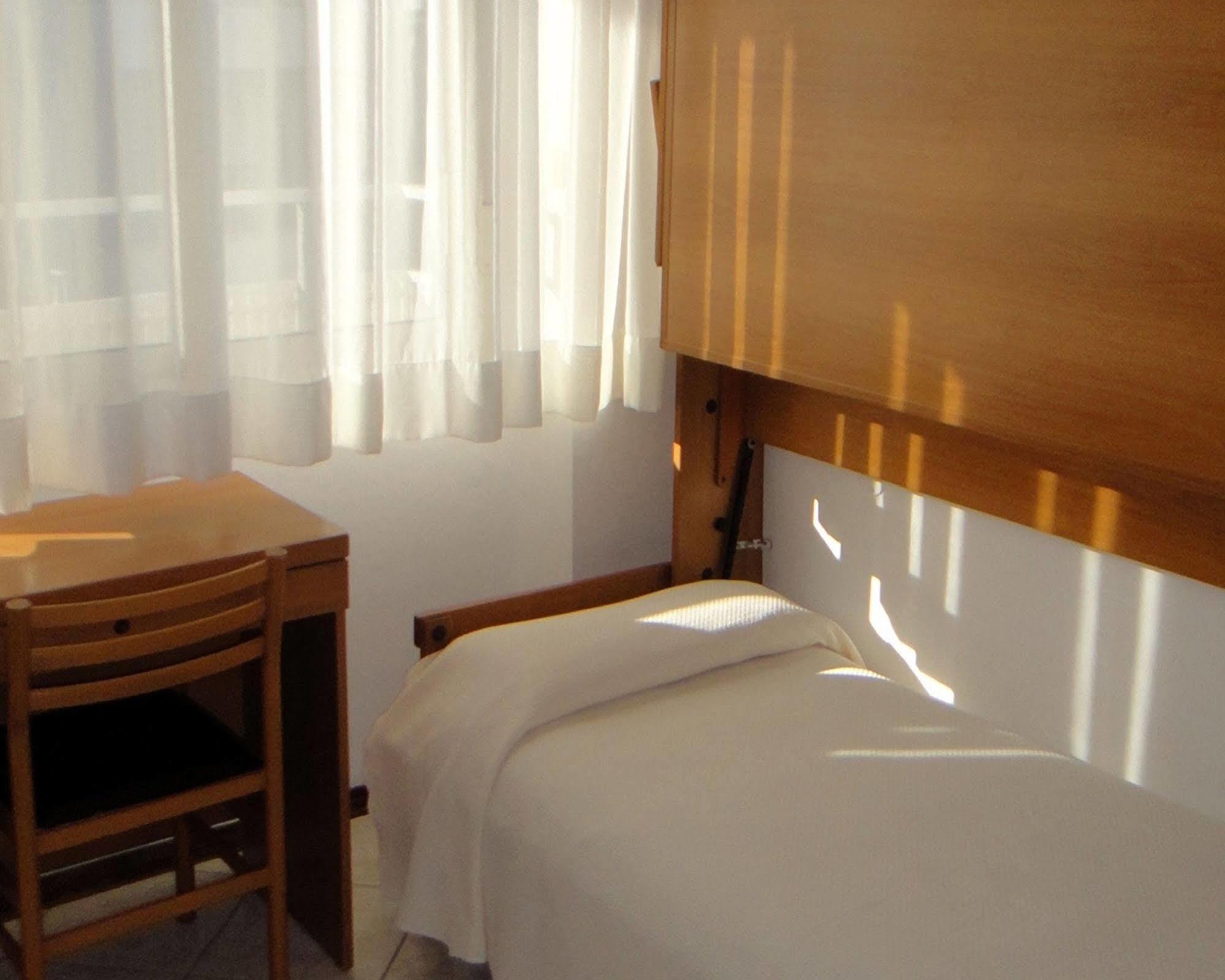 Hotel Caesar Bed And Breakfast Мілано-Маріттіма Екстер'єр фото