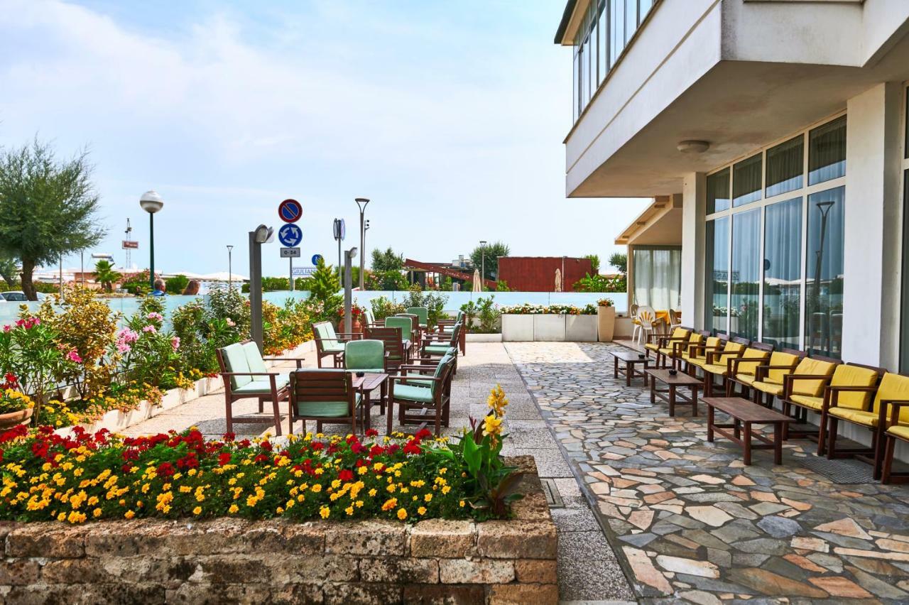 Hotel Caesar Bed And Breakfast Мілано-Маріттіма Екстер'єр фото